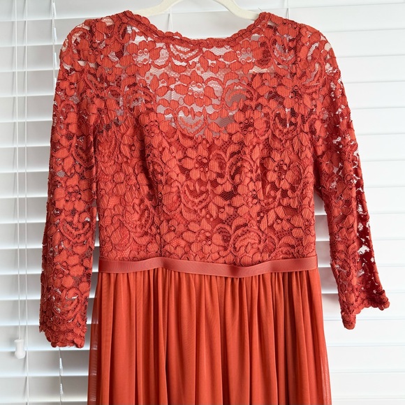 David's Bridal floor length burnt orange lace overlay dress with side slit sz 8 - Picture 2 of 14